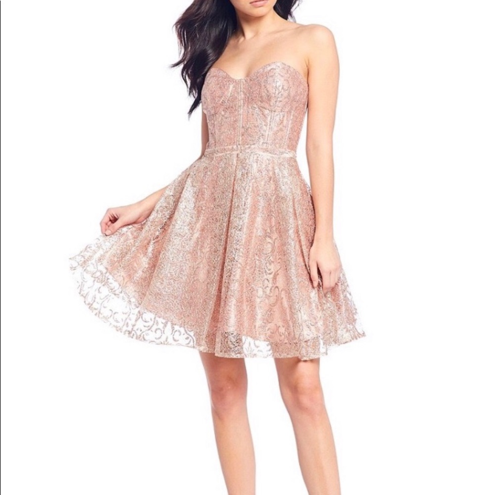 NWT Strapless Homecoming dress
